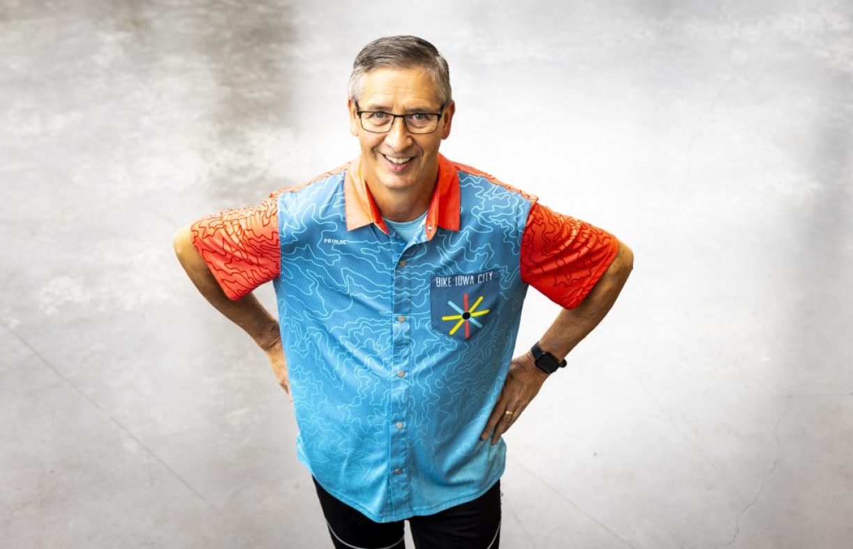 Bike Iowa City Men's Crew